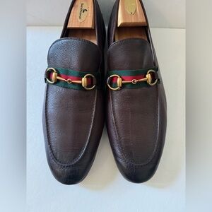 Gucci Men's Brown Leather Loafers with Green and Red Accents